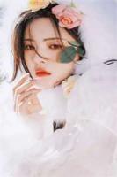 别看了！见我后还不速速跪下